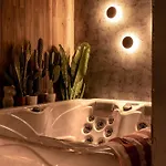 فندق مبيت وإفطار Oberza Pod Roza Restauracja, Sauny, Jacuzzi نوفه تارخ