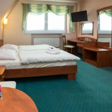 Oberza Pod Roza Restauracja, Sauny, Jacuzzi 3* 노비 타르그