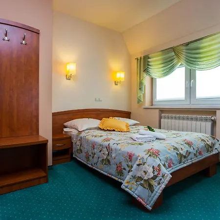 B&B Oberza Pod Roza Restauracja, Sauny, Jacuzzi 노비 타르그