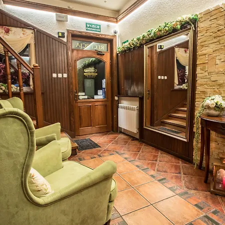 Oberza Pod Roza Restauracja, Sauny, Jacuzzi B&B 노비 타르그
