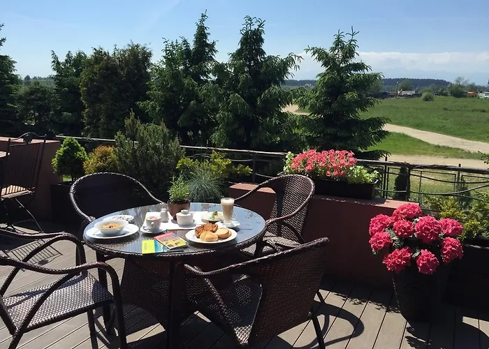 Oberza Pod Roza Restauracja, Sauny, Jacuzzi 住宿加早餐酒店 新塔尔格