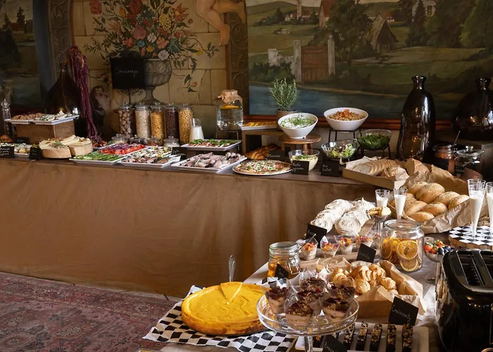 Oberza Pod Roza Restauracja, Sauny, Jacuzzi 住宿加早餐酒店 新塔尔格