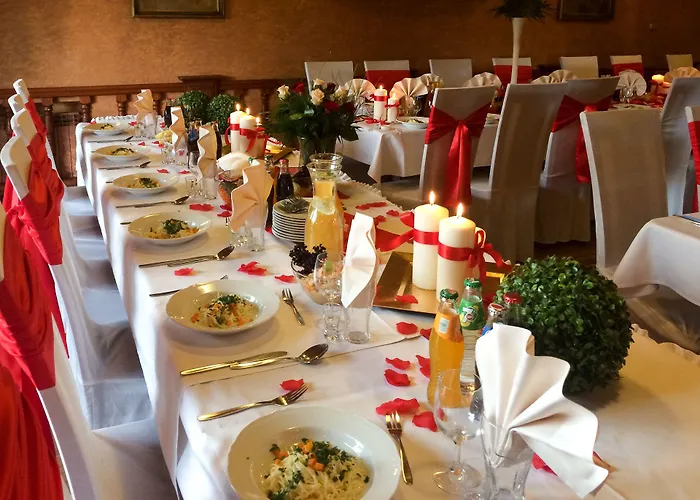 Oberza Pod Roza Restauracja, Sauny, Jacuzzi ベッド・アンド・ブレックファスト ノヴィ・タルク