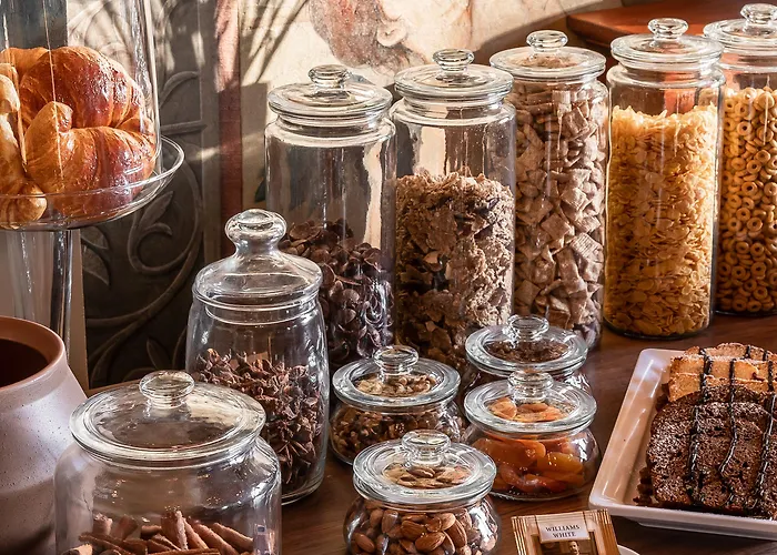 住宿加早餐酒店 Oberza Pod Roza Restauracja, Sauny, Jacuzzi 新塔尔格