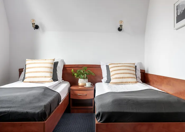 ベッド・アンド・ブレックファスト Oberza Pod Roza Restauracja, Sauny, Jacuzzi ノヴィ・タルク